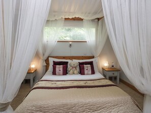 1 habitación, decoración personalizada y muebles diferentes 