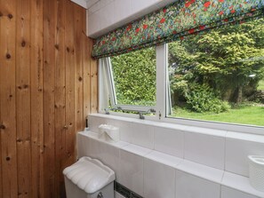 Cottage | Bathroom | Shower - Lake Lodge (Windermere)