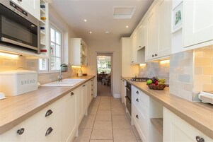 冰箱、洗碗机、厨具/餐具