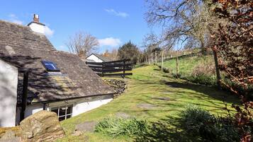 Cottage | Property grounds