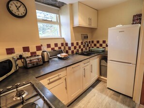 Casa de campo | Cocina privada | Frigorífico, lavavajillas y utensilios de cocina