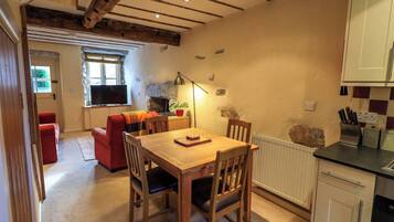 Cottage | Dining