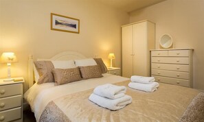 3 bedrooms, individually decorated, individually furnished, free WiFi - Honeysuckle Cottage (Windermere)