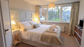 Cottage | 2 bedrooms, individually decorated, individually furnished, free WiFi