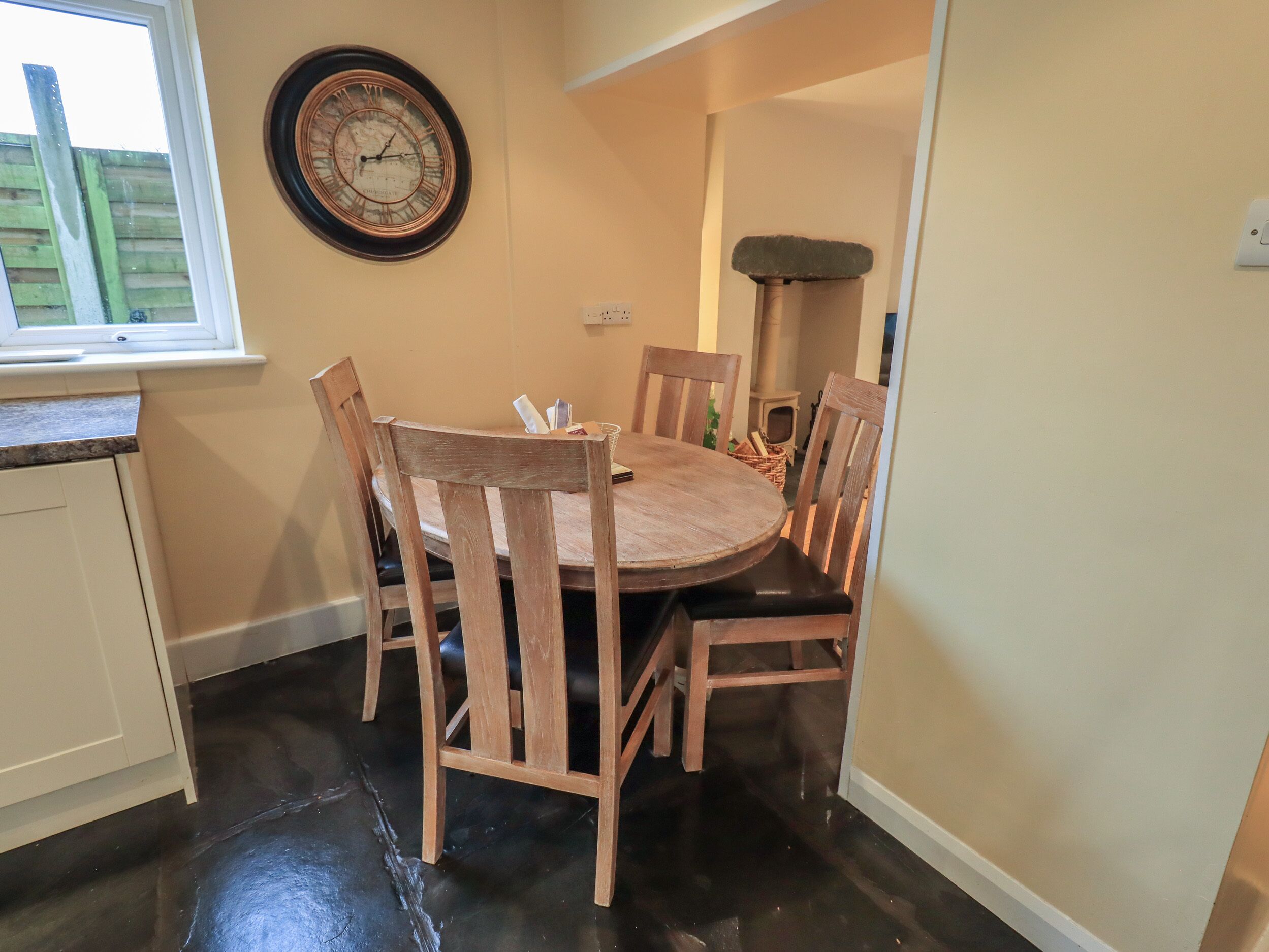Cottage | Dining