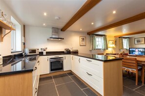 ตู้เย็น, เครื่องล้างจาน, เครื่องครัว/จาน/ช้อนส้อม