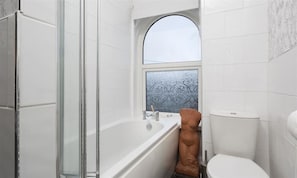 Shower - Biskey Steps (Windermere)