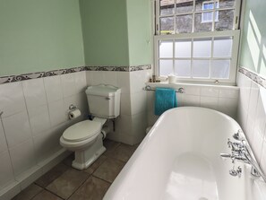 Cottage | Bathroom