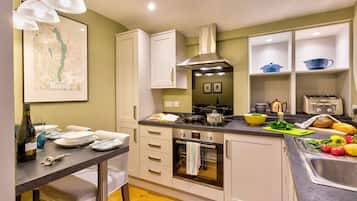 Fridge, dishwasher, cookware/dishes/utensils