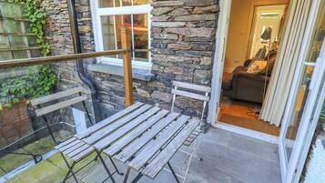 Cottage | Outdoor dining