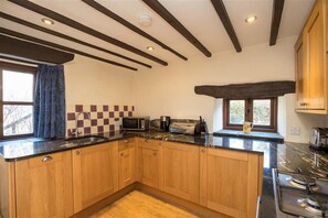 ثلاجة، غسالة أطباق، مستلزمات طهي/أطباق/أوعية