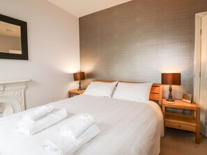 3 quartos, individualmente decorados, individualmente mobiliados