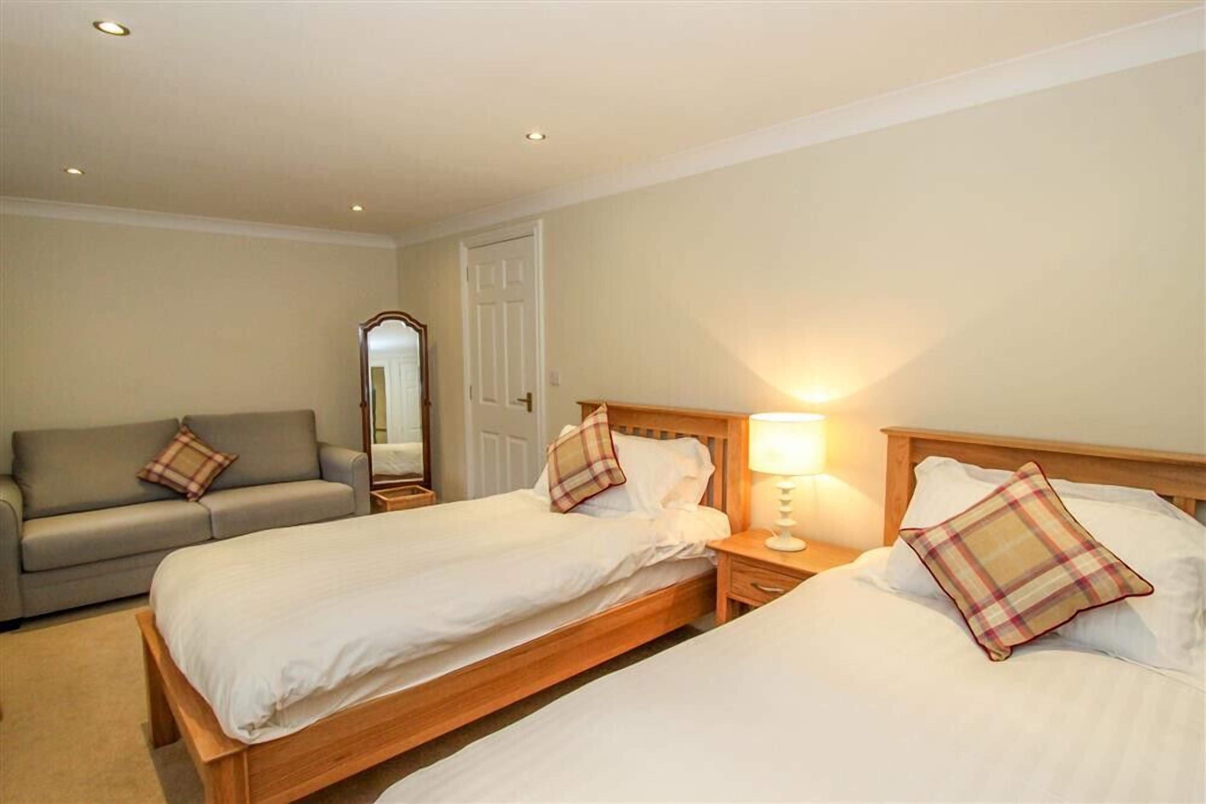 3 bedrooms, WiFi (free), individually decorated, individually furnished