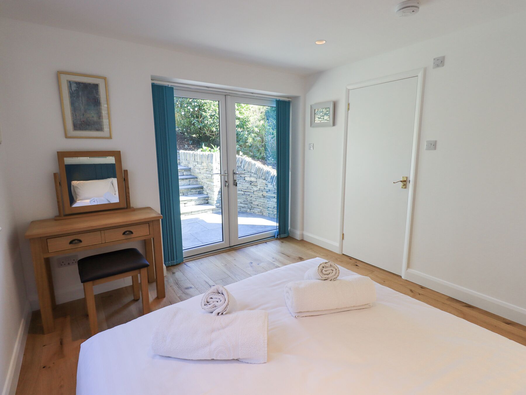 5 bedrooms, individually decorated, individually furnished, free WiFi