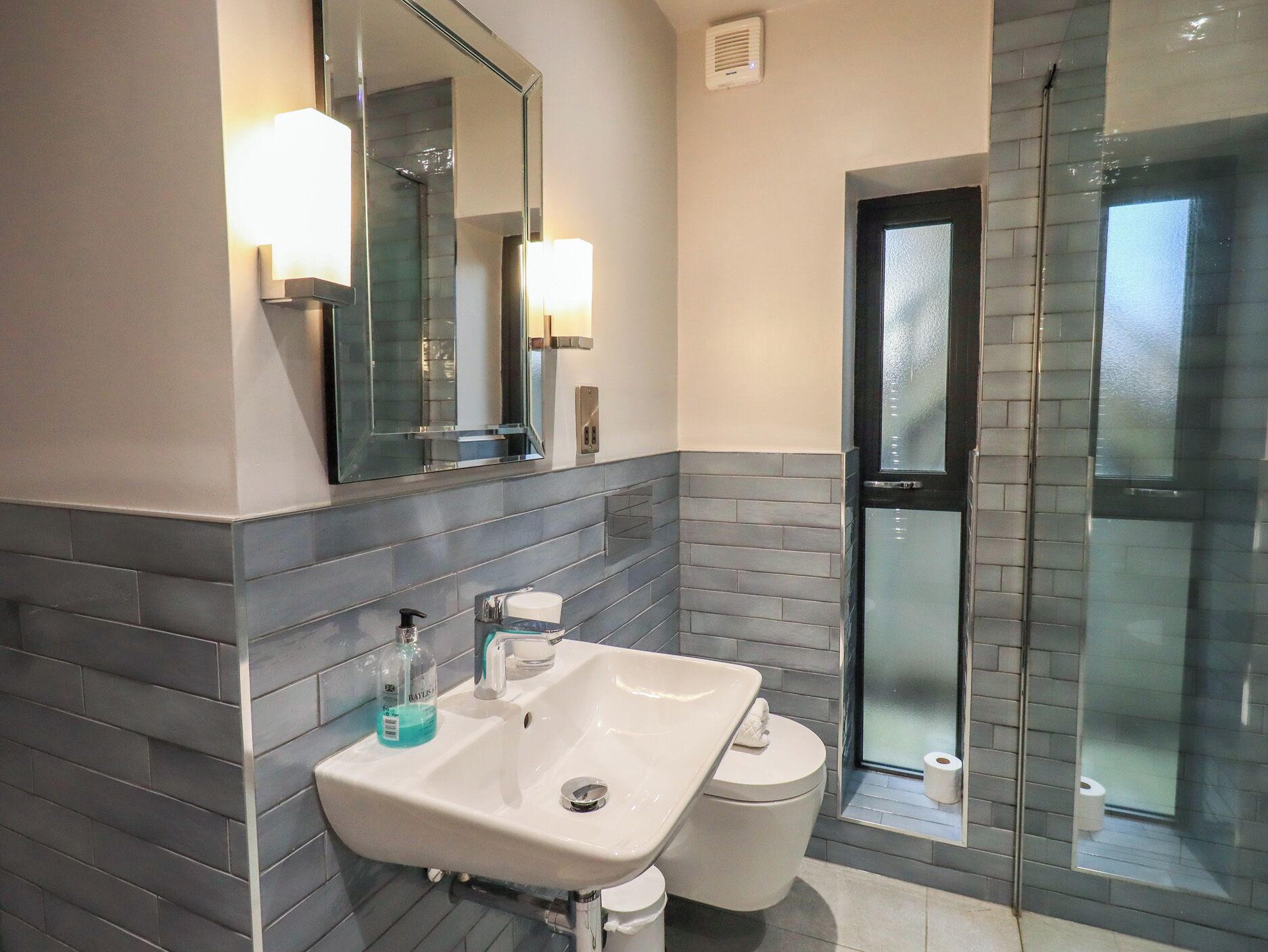 Cottage | Bathroom | Shower