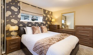 3 dormitorios, decoración individual, mobiliario individual