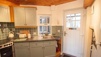 Cookware/dishes/utensils