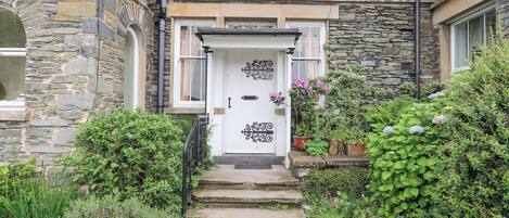 Cottage | Exterior detail