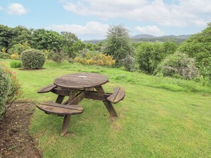 Cottage | Outdoor dining