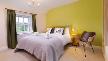 3 bedrooms, individually decorated, individually furnished, free WiFi