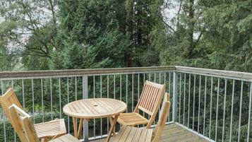 Cottage | Property grounds