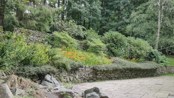 Cottage | Property grounds