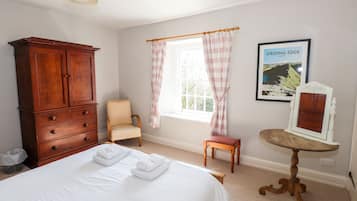 4 bedrooms, individually decorated, individually furnished, free WiFi