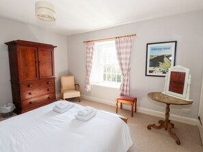 4 habitaciones, decoración personalizada y muebles diferentes