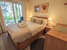 2 habitaciones, decoración personalizada y muebles diferentes