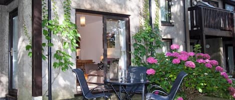 Cottage | Outdoor dining