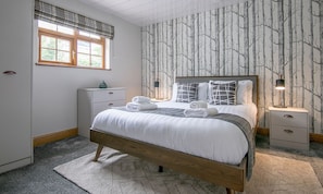 3 bedrooms, individually decorated, individually furnished, free WiFi - Simcas House (Penrith)