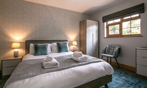 3 عدّة غرف نوم وبديكورات فريدة لكل غرفة وطراز فريد لكل وحدة