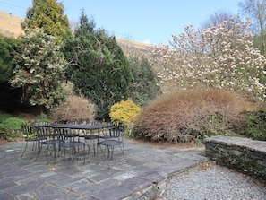 Cottage | Outdoor dining