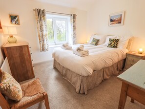 Chaumière | 4 chambres, décor unique, ameublement unique, accès au Wi-Fi (inclus)