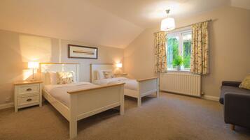 3 bedrooms, WiFi (free), individually decorated, individually furnished