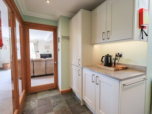 Cottage | Private kitchen | Fridge, dishwasher, cookware/dishes/utensils - Oak Bank (Windermere)