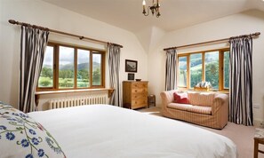 4 bedrooms, individually decorated, individually furnished, free WiFi - The Old Coach House (Windermere)