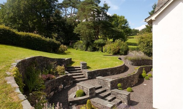 Property grounds - The Old Coach House (Windermere)