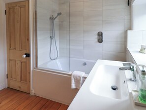Bathroom - Daisy Cottage (Ambleside)