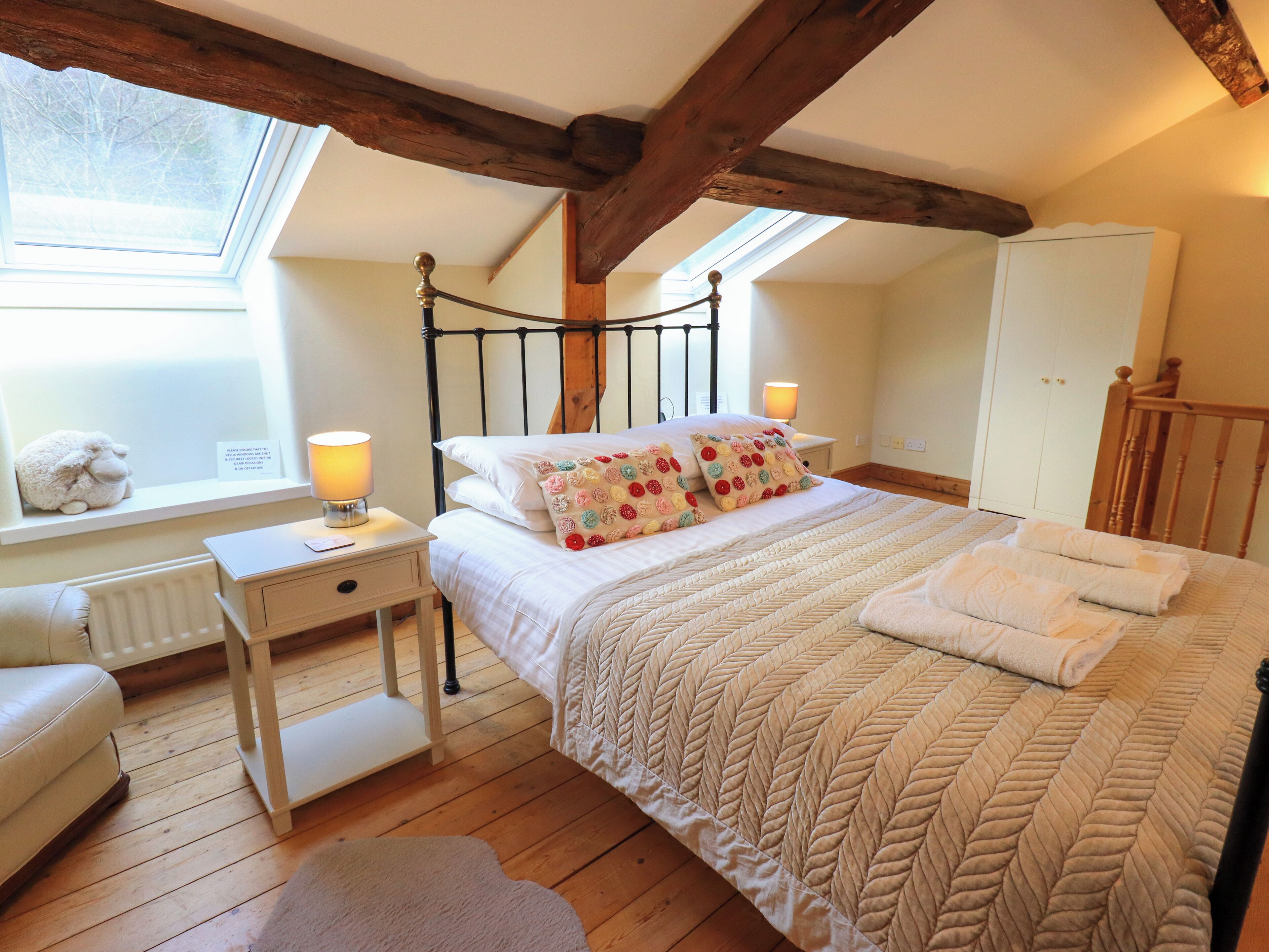 平房 | 3 間臥室、獨特裝潢、布置獨特、書桌