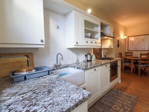 Casa de campo | Cozinha privada | Geladeira, lava-louças, chaleira elétrica, torradeira