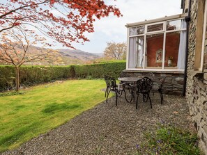 Outdoor dining - Holmdale (Ambleside)