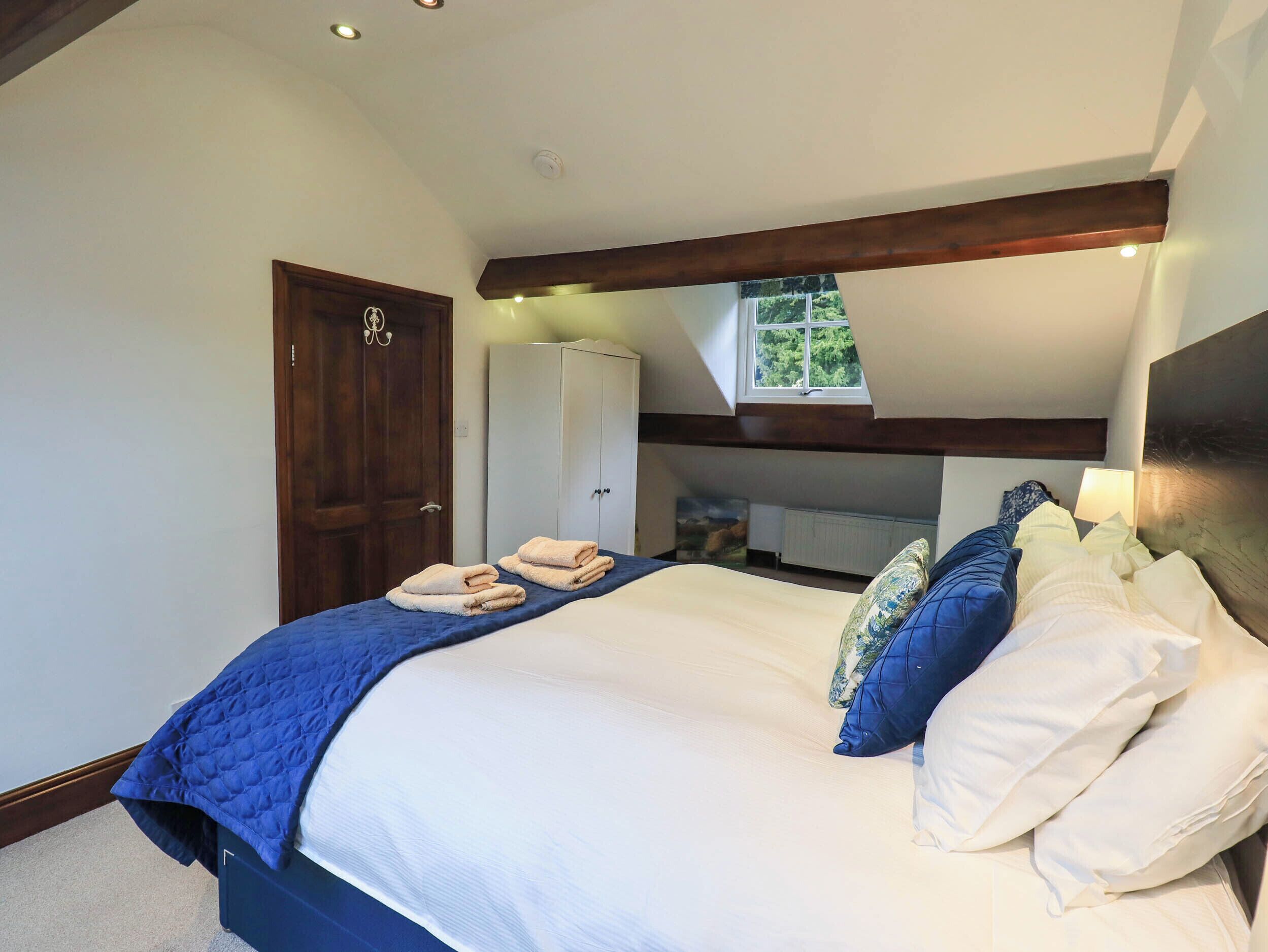 Cottage | 3 bedrooms, individually decorated, individually furnished, free WiFi