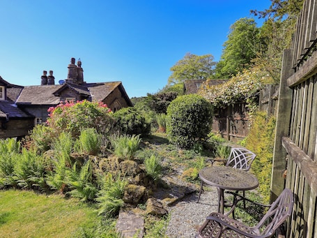 Cottage | Outdoor dining
