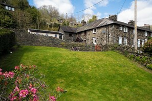 Exterior - Fieldmouse Cottage (Coniston)