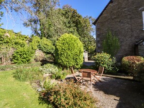 Property grounds - Jessicas Cottage (Windermere)