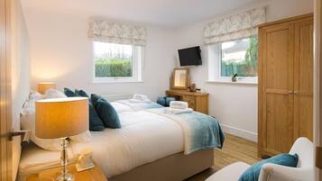 3 bedrooms, individually decorated, individually furnished, free WiFi