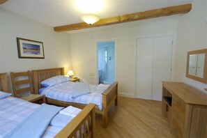 2 bedrooms, individually decorated, individually furnished, free WiFi - Pen Cottage (Keswick)