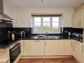 村舍 | 私人厨房 | 洗碗机、厨具/餐具