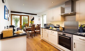Dishwasher, cookware/dishes/utensils